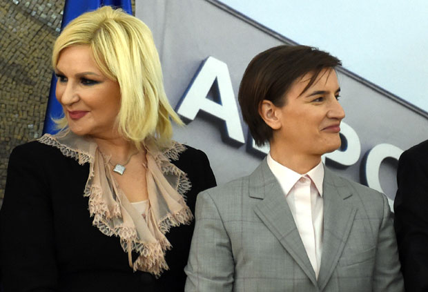 Премијерка мири таксисте и CarGo